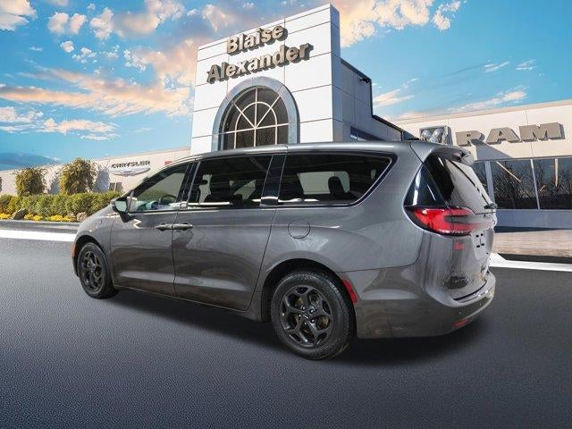 2023 Chrysler Pacifica Hybrid Touring L FWD