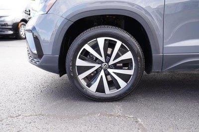 2022 Volkswagen Taos SE 4MOTION