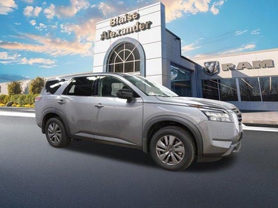 2025 Nissan Pathfinder S 2WD