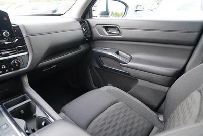2025 Nissan Pathfinder SV 4WD