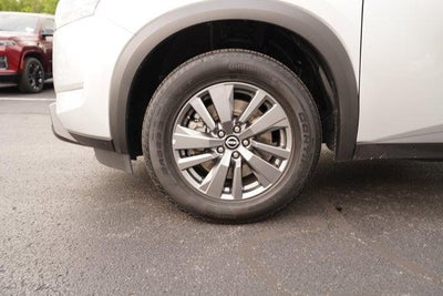 2025 Nissan Pathfinder SV 4WD