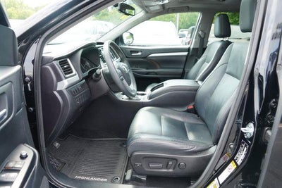 2016 Toyota Highlander AWD 4dr V6 XLE (Natl)