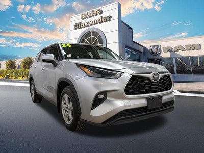 2024 Toyota Highlander LE AWD (SE)