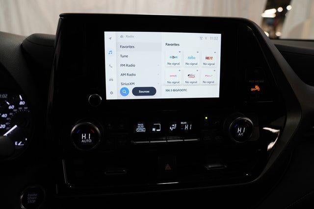 2024 Toyota Highlander LE AWD (SE)