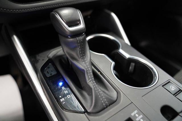 2024 Toyota Highlander LE AWD (SE)