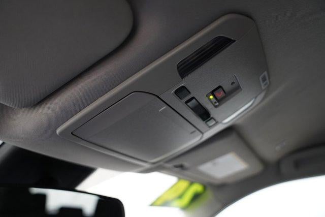 2024 Toyota Highlander LE AWD (SE)