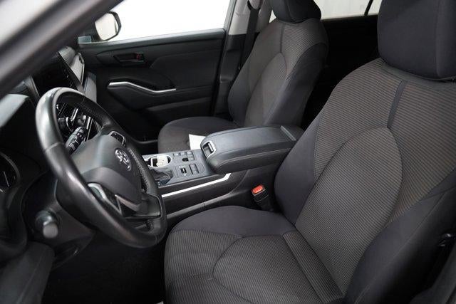 2024 Toyota Highlander LE AWD (SE)