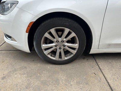 2015 Chrysler 200 4dr Sdn Limited FWD