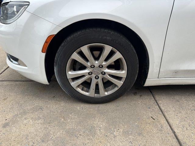 2015 Chrysler 200 4dr Sdn Limited FWD