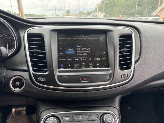 2015 Chrysler 200 4dr Sdn Limited FWD