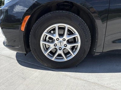 2024 Chrysler Pacifica Touring L FWD