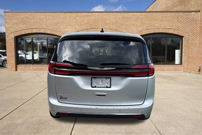2023 Chrysler Pacifica Touring L FWD