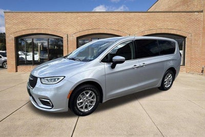 2023 Chrysler Pacifica Touring L FWD