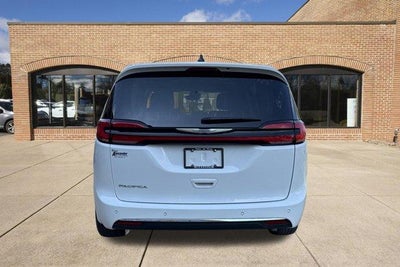 2023 Chrysler Pacifica Touring L FWD