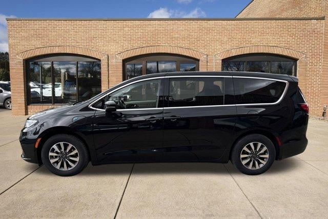 2023 Chrysler Pacifica Hybrid Touring L FWD