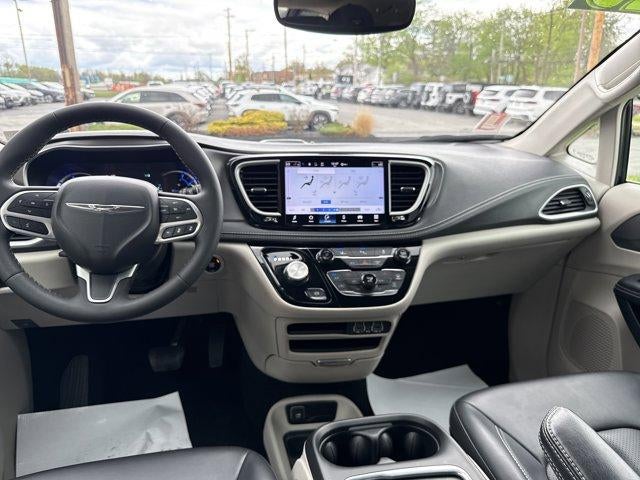 2023 Chrysler Pacifica Hybrid Touring L FWD