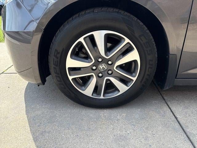 2014 Honda Odyssey Touring with DVD Rear Entertainment System and Navigation