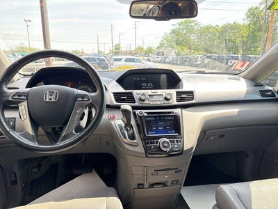 2014 Honda Odyssey Touring with DVD Rear Entertainment System and Navigation