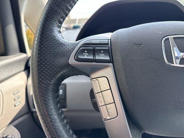 2014 Honda Odyssey Touring with DVD Rear Entertainment System and Navigation