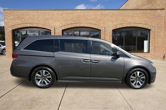 2014 Honda Odyssey Touring with DVD Rear Entertainment System and Navigation