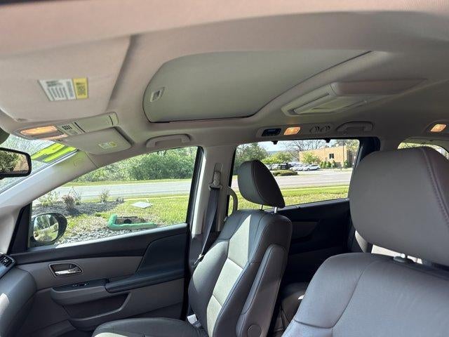 2014 Honda Odyssey Touring with DVD Rear Entertainment System and Navigation