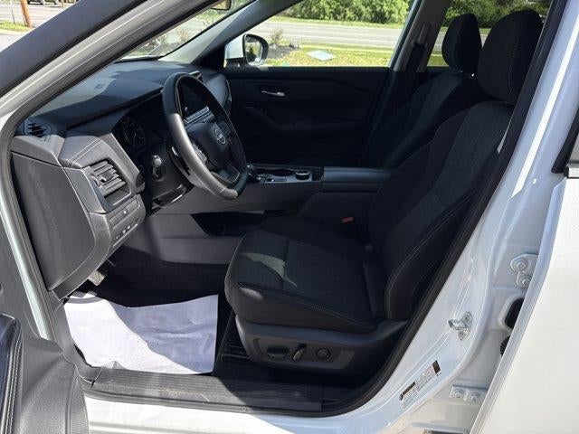 2025 Nissan Rogue AWD SV