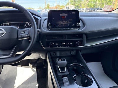 2025 Nissan Rogue AWD SV