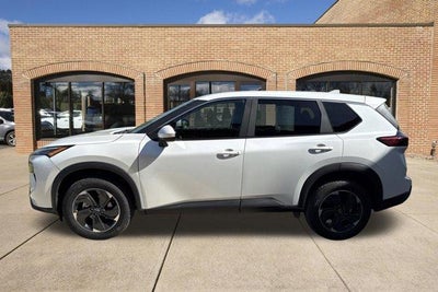 2025 Nissan Rogue AWD SV