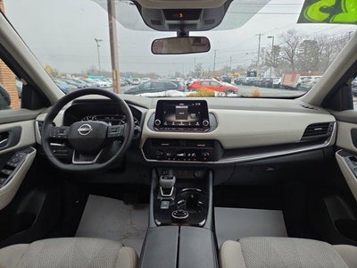 2025 Nissan Rogue AWD SV