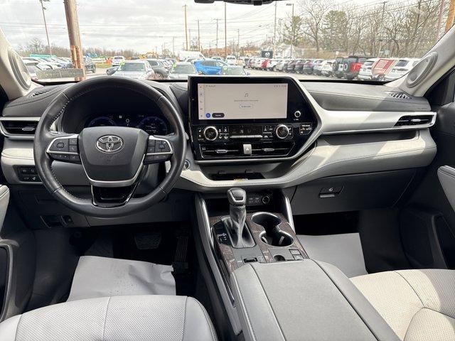 2023 Toyota Highlander Hybrid Platinum AWD (Natl)