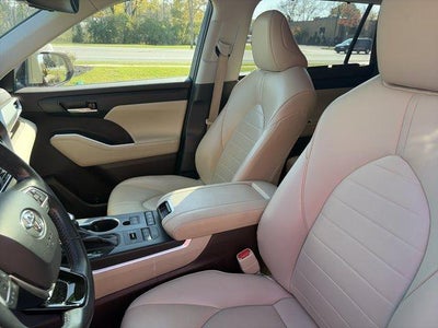 2021 Toyota Highlander XLE AWD (Natl)