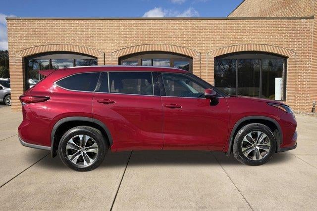 2021 Toyota Highlander XLE AWD (Natl)
