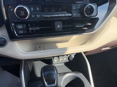 2021 Toyota Highlander XLE AWD (Natl)