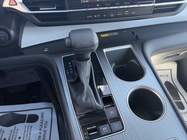 2025 Toyota Sienna LE FWD 8-Passenger (Natl)