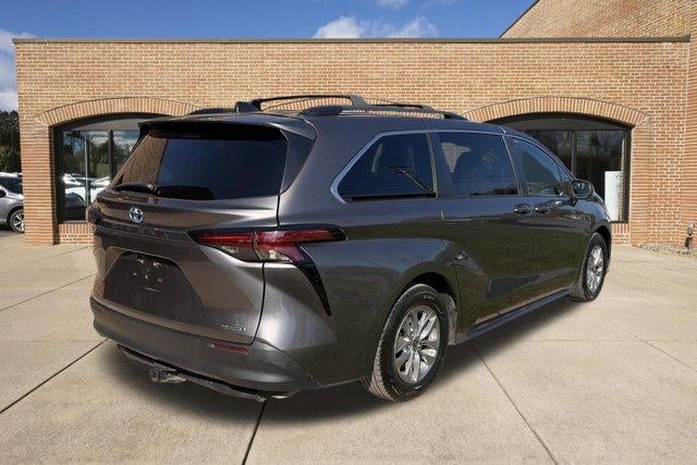 2022 Toyota Sienna LE FWD 8-Passenger (Natl)