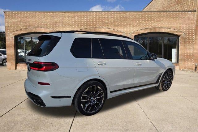 2026 BMW X7 M60i Sports Activity Vehicle