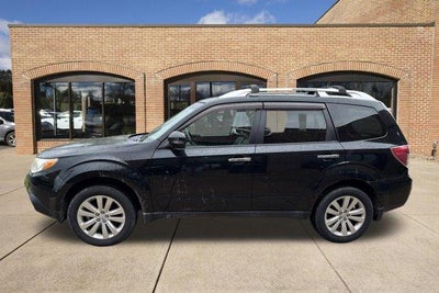 2011 Subaru Forester 2.5X Touring with Navigation