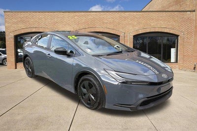2025 Toyota Prius LE (Natl)