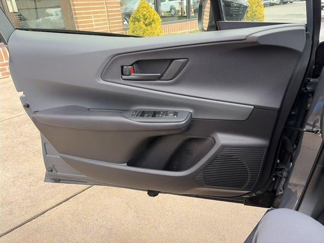 2025 Toyota Prius LE (Natl)