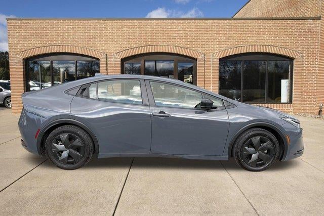 2025 Toyota Prius LE (Natl)