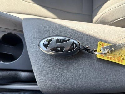 2024 Hyundai ELANTRA SEL IVT