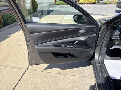 2024 Hyundai ELANTRA Limited IVT