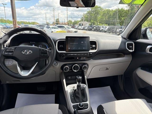 2025 Hyundai VENUE SEL IVT