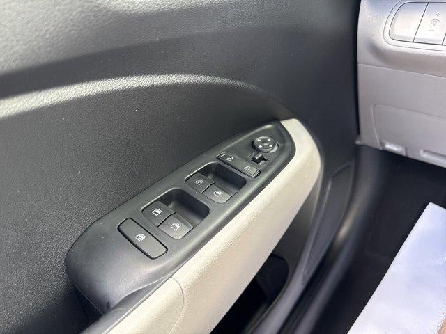 2025 Hyundai VENUE SEL IVT