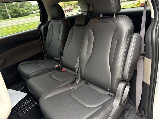 2026 Kia Carnival LXS FWD