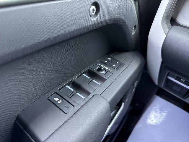 2025 Land Rover Defender 110 P300 S