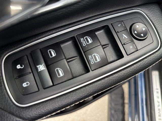 2021 RAM 1500 Laramie 4x4 Crew Cab 5'7" Box