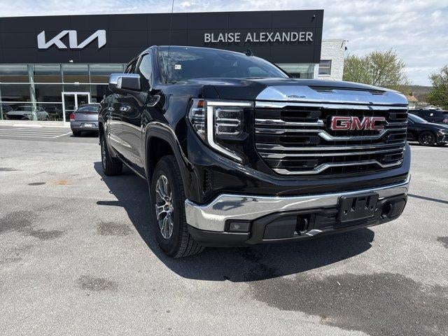 2025 GMC Sierra 4WD Crew Cab Short Box SLT's photo