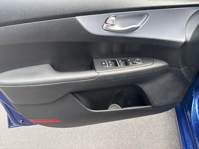 2024 Kia Forte LXS IVT