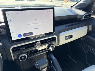 2026 Toyota Tacoma 4WD 4WD Limited Hybrid Double Cab 5' Bed AT (Natl)